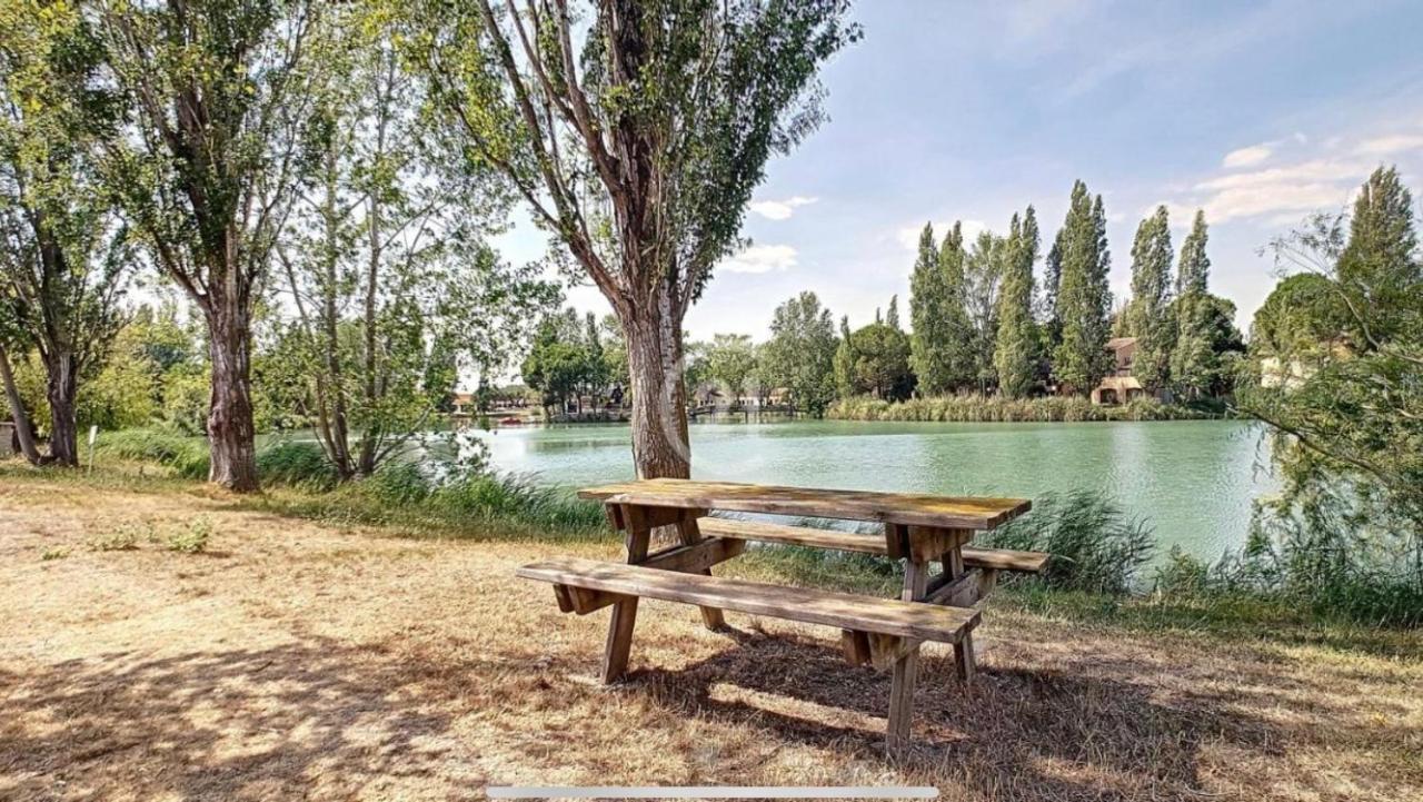Appart dans résidence avec Piscine à Arlés Exterior foto